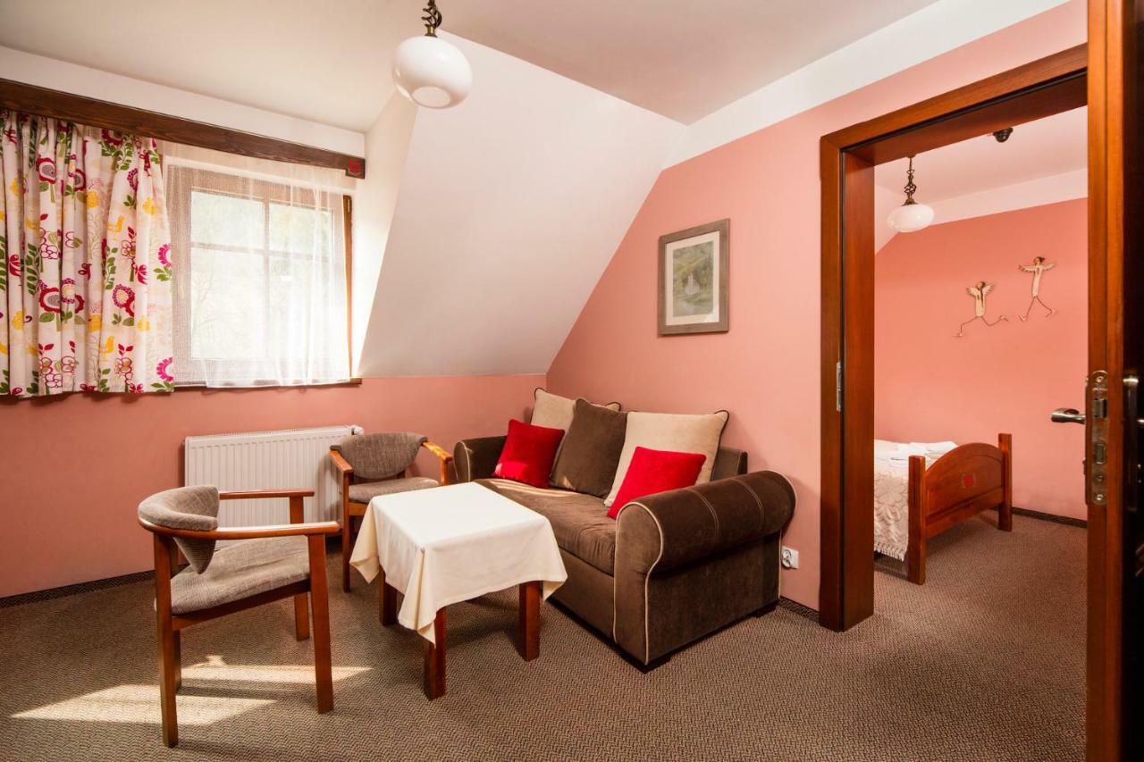 Chata Cyborga Bed & Breakfast